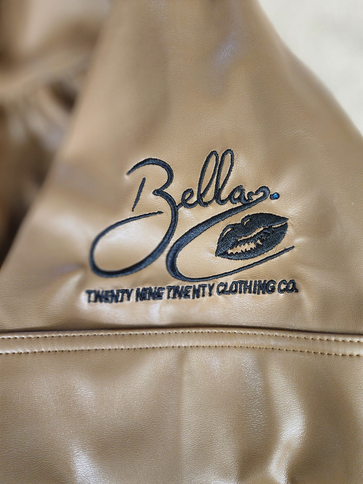 2920 BELLA EDITION TEE